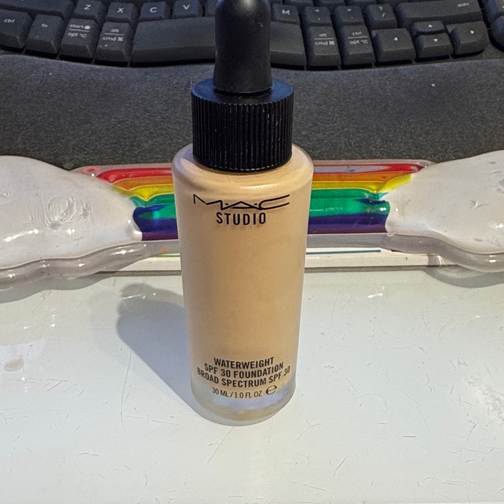 MAC Cosmetics Waterweight SPF 30 Foundation - Beige